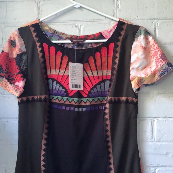 Ranna Gill Women's Fanned Vignette Shift Dress - Picture 9 of 12